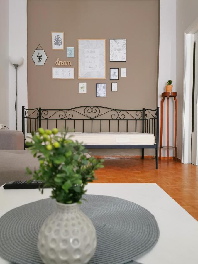 Central Apartment Kalamata Bagian luar foto