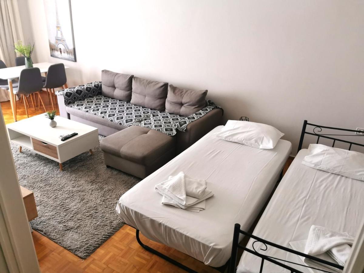 Central Apartment Kalamata Bagian luar foto